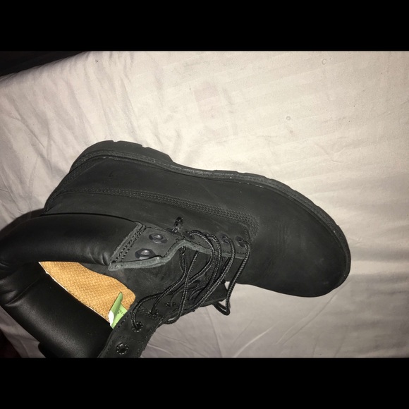Black 6 inch timberlands.